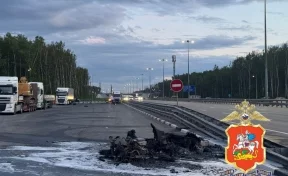 В Подмосковье гонщик за рулём McLaren врезался в отбойник