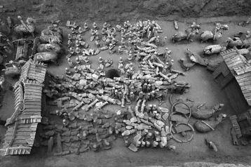 Фото: Китайские архелоги нашли уменьшенную копию терракотовой армии 1