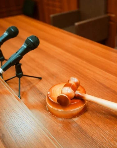 Дело главврача Кузбасского центра охраны здоровья шахтёров о взятке поступило в суд