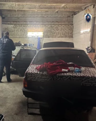 В Курской области в гараже обнаружены тела 2 юношей и 2 девушек