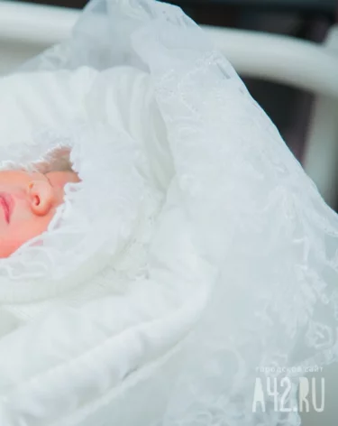 В Татарстане нашли женщину, оставившую младенца в подъезде