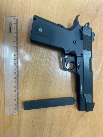 Фото: В Кузбассе 14-летний подросток стрелял по сверстникам из пневматического пистолета 1