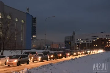Фото: «Ну что опять-то случилось?»: Кемерово сковали 9-балльные пробки утром 10 января 1