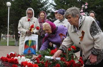 Фото: Глава Кемерова почтил память героев Великой Отечественной войны  2