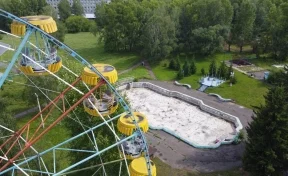 «Идут работы по благоустройству»: Сергей Цивилёв рассказал о ремонте парка в Юрге, который принудительно изъяли у арендатора