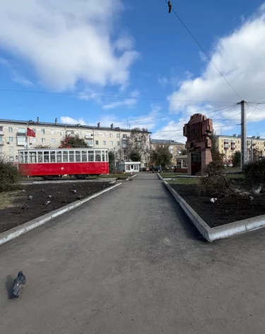 В Кемерове завершилось благоустройство территории у остановки «КЭМЗ»