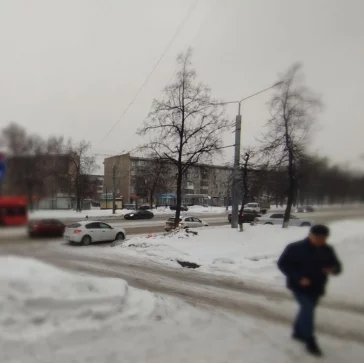 Фото: Полицейские попросили откликнуться очевидцев ДТП с двумя автомобилями в Новокузнецке 2