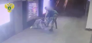 Фото: В московском метро мужчина избил и ограбил пассажира 1