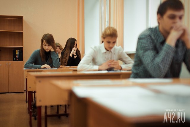 Правом пересдачи ЕГЭ впервые воспользовались более 105 тысяч российских школьников