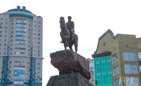 Памятник императору Александру Третьему открыли в Кемерове