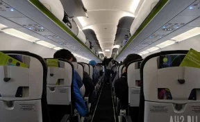 У самолёта открылась дверь при взлёте из Красноярска 