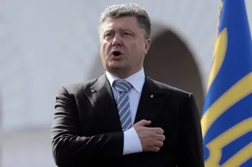 Фото: Порошенко пообещал, что в Крыму «обязательно будет звучать» гимн Украины 1