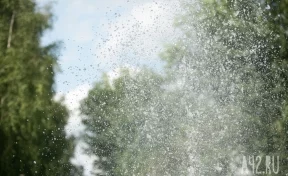 Соцсети: «фонтан» из-за коммунальной аварии в Прокопьевске попал на видео 