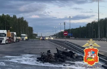 Фото: В Подмосковье гонщик за рулём McLaren врезался в отбойник 1