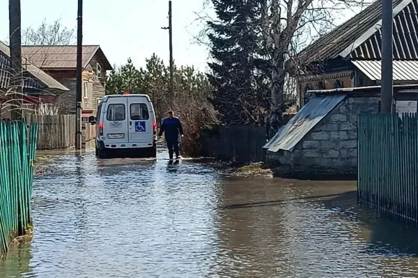Из-за потепления Белово начал уходить под воду, первые семьи эвакуирую