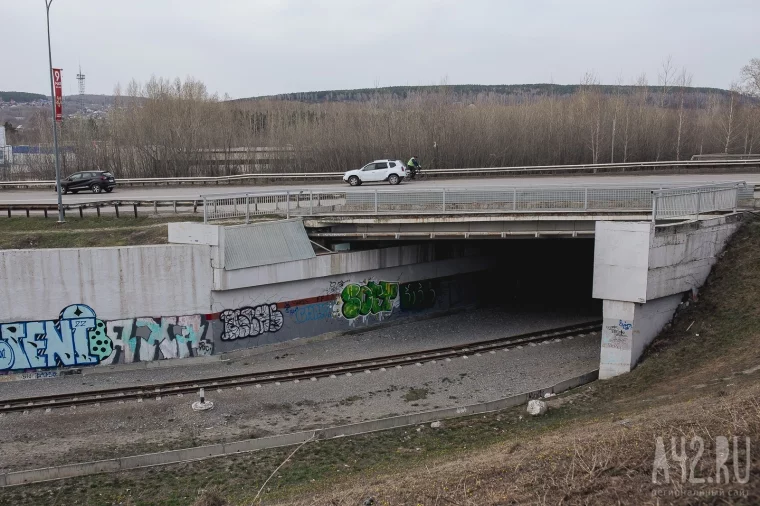 Фото: Развязка, пробки, переезд: мешает ли Кемерову детская железная дорога  7