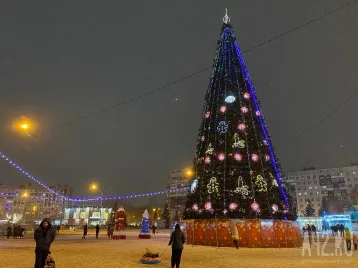 Фото: В Новокузнецке новогоднее оформление площади у «Сити Молла» оценили в 1,8 млн рублей 1