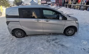 В Шерегеше пьяная сибирячка повредила машину, водитель которой высадил её по пути на курорт 