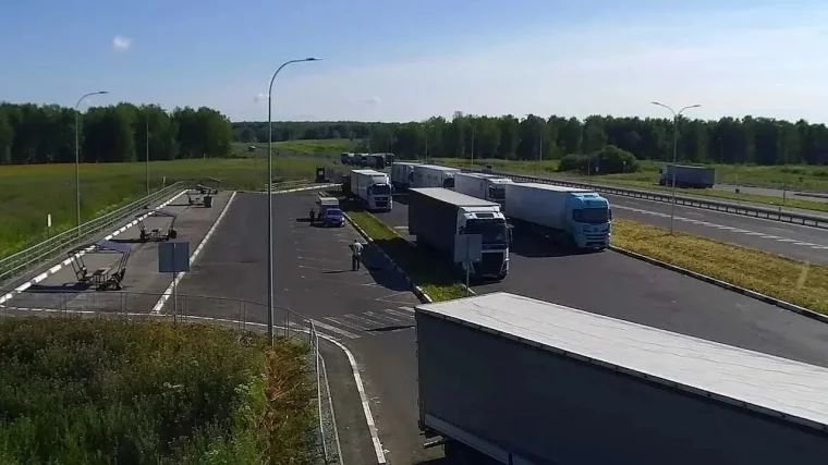 Фото: На Северо-Западном обходе Кемерова начали устанавливать дополнительные камеры 3