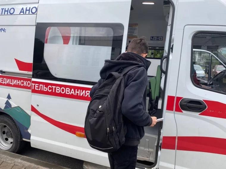 Фото: Говорят, что ВИЧ можно заразиться в салоне красоты 3
