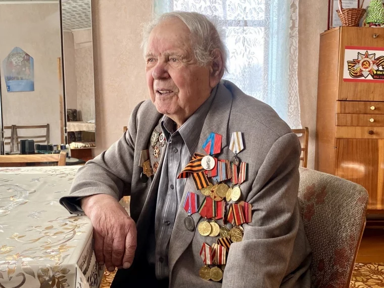Фото: В Кузбассе ветеранам Великой Отечественной войны вручили медаль Масалова 8