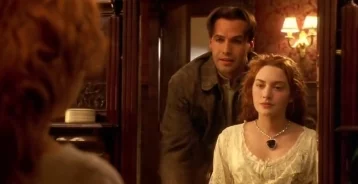 Фото: В одной из сцен фильма «Титаник» обнаружили незнакомку вместо Розы 1