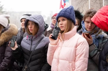 Фото: В Кемерове открыли мемориальную доску актёру Андрею Панину 3