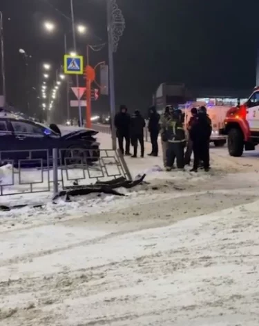 В Кузбассе 28-летний водитель иномарки погиб в ДТП с вахтовым автобусом