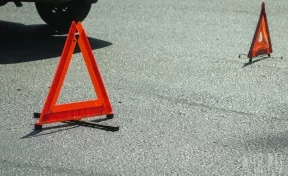 Очевидцы: ребёнок на самокате попал под колёса автомобиля на бульваре Строителей в Кемерове