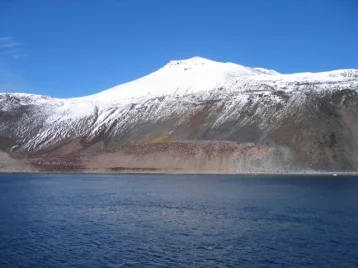 Фото: В Антарктиде подо льдами обнаружили более 90 «законсервированных» вулканов 1