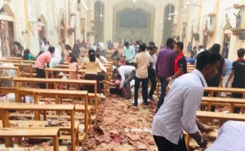 Фото: Число погибших при взрывах на Шри-Ланке достигло 160 человек 1