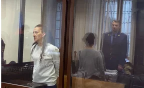 В Кемерове суд отправил в колонию алкостримершу Олесю Люциферовну за издевательства над 12-летней дочерью