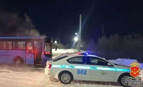 В Кузбассе на трассе загорелся рейсовый автобус «Кемерово — Тайга»