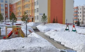 В Кемерове из-за ситуации с коронавирусом начали закрывать детские площадки
