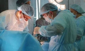 В Кузбассе врачи провели сложнейшую операцию по удалению опухоли и спасли жизнь пациентке