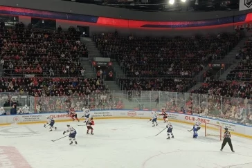 Фото: Илья Середюк и Денис Ильин встретились с фанатами хоккея на матче в Новокузнецке 2