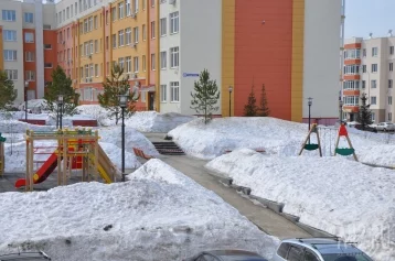 Фото: В Кемерове из-за ситуации с коронавирусом начали закрывать детские площадки 1