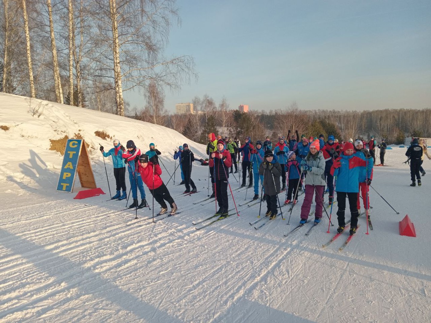 В Кемерове провели лыжный забег в честь 80-летия снятия блокады Ленинграда 