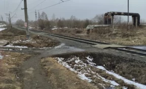 В Томске женщина погибла при столкновении с грузовым поездом