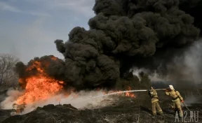 В Кузбассе потушили масштабный пожар на мусорном полигоне. Площадь возгорания составила 350 кв.м