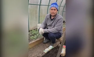 Кузбассовцы умилились видео с работающим в теплице губернатором Середюком