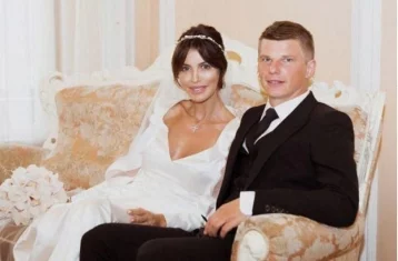 Фото: Жена Аршавина подала на него заявление в ФСБ 1