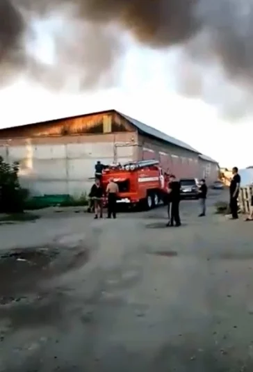 Фото: В Кузбассе пожар в большегрузе попал на видео 3