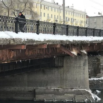 Фото: Глава Новокузнецка прокомментировал закрытие моста через реку Абу 1
