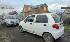 В Кузбассе задержали подростка, который вёз сестру из детсада на машине матери