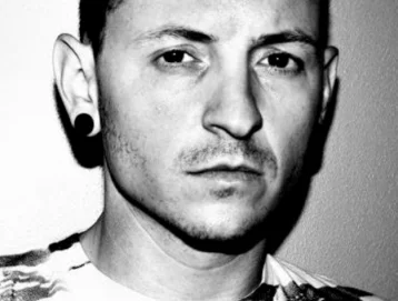 Фото: Вокалист Linkin Park Честер Беннингтон покончил с собой 1