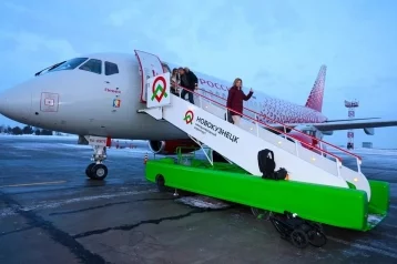 Фото: Аэропорт Новокузнецка встретил угощениями пассажиров первого рейса авиакомпании «Россия»  1