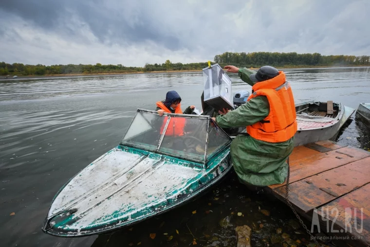 Фото: Добирались на лодках: как прошло досрочное голосование в отдалённых деревнях и сёлах Кузбасса 17
