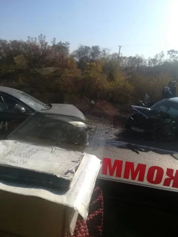 Фото: Есть пострадавшие: в Кузбассе автомобиль с иностранными номерами попал в ДТП 3