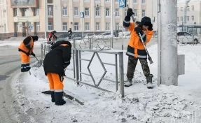 Власти: в Кемерове на уборку снега вышли 206 человек и 154 единицы техники